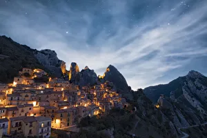 National Landmark Gallery: Traditional old houses under the starry night sky, Castelmezzano, Dolomiti Lucane