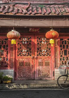 Images Dated 14th November 2016: Traditional red doors in the Old City, Shanghai, China
