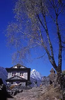 Everest Region Gallery: Traditional stone house
