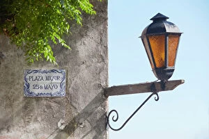 Images Dated 27th April 2023: Detail of a traditional street lamp in 'Plaza Mayor', the main square of Colonia del Sacramento