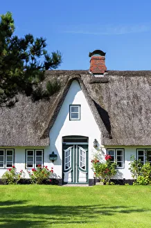 Thatch Prints: Traditional thatched house, Tinnum, Sylt, Schleswig Holstein, Germany
