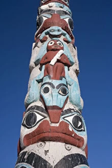 Images Dated 5th March 2008: Traditional Totem Pole, Jasper Town, Jasper National Park, Alberta, Canada