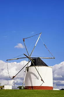 Images Dated 21st April 2021: Traditional windmill. Montijo, Portugal