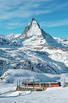 Railway Gallery: Train with the Matterhorn in the background, Gornergrat, Switzerland