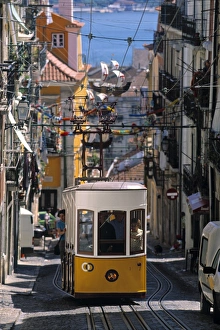Bairro Alto Prints: Tram (Elavador da Encarnacao)