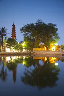 Tran Quoc Pagoda, West Lake (Ho Tay), Hanoi, Vietnam