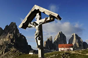 Images Dated 12th May 2014: Tre Cime chalet, Hochpustertal Valley, Sexten Dolomites, South Tyrol, Italy