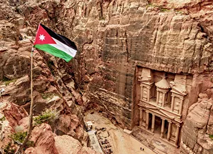 The Treasury, Al-Khazneh, elevated view, Petra, Ma an Governorate, Jordan