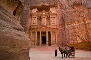 Images Dated 2nd September 2008: The Treasury (Al Khazneh), Petra (UNESCO world heritage site), Jordan