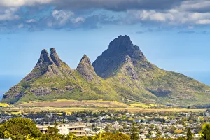 Images Dated 5th February 2019: Trois mamelles and Rempart mountain seen from Curepipe. Curepipe, Plaines Wilhems