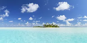 Images Dated 11th May 2016: Tropical island, South Male Atoll, Kaafu Atoll, Maldives