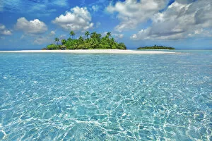 Maldives Gallery: Tropical lagoon with palm island - Maldives, South Male Atoll