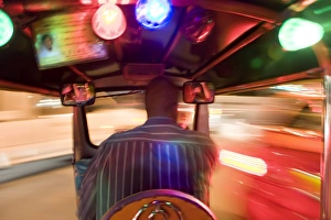 D Usk Gallery: Tuk Tuk or auto rickshaw at night