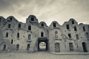 Images Dated 25th November 2010: Tunisia, Ksour Area, Ezzahra, Ksar Ezzahra, fortified grain storage ksar building