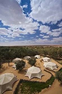 Images Dated 25th November 2010: Tunisia, Ksour Area, Ksar Ghilane, Hotel Pansea, elevated view