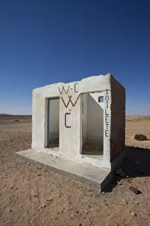 Images Dated 25th November 2010: Tunisia, Ksour Area, Route C 105, desert roadside toilets, WC