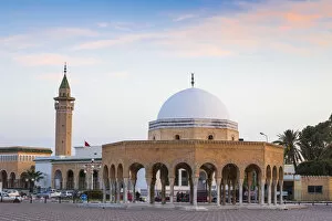 Images Dated 29th August 2019: Tunisia, Monastir, Bourguiba mausoleum complex and Hanafi Mosque of Bourguiba