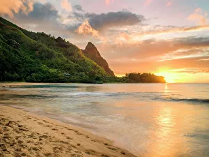 Hawaii Prints: Tunnels Beach, Kauai, Hawaii, USA