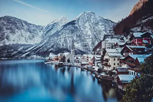 Images Dated 7th February 2019: Typical village called Hallstatt con the Hallstatter see at sunrise with the houses