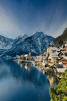 Images Dated 7th February 2019: Typical village called Hallstatt con the Hallstatter see at sunrise with the houses