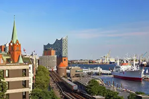 Hamburg Prints: U-Bahn train coming into Landungsbruken station with Elbephilharmonie in background