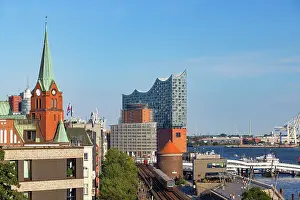 Hamburg Prints: U-Bahn train coming into Landungsbruken station with Elbephilharmonie in background