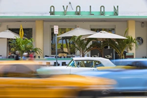 U. S. A, Miami, Miami Beach, South Beach, Ocean Drive, Traffic passing Yellow and white