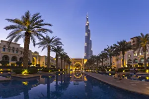 UAE, Dubai, Burj Khalifa from Dubai Mall Gardens