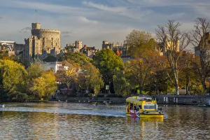 UK, England, Berkshire, Windsor, Windsor Castle from River Thames, Windsor Duck amphibious