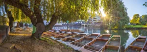 UK, England, Cambridge, The Mill Pond, Punts