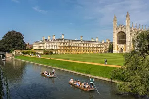 Images Dated 24th April 2018: UK, England, Cambridgeshire, Cambridge, River Cam, Kings College, Punting