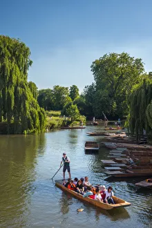 UK, England, Cambridgeshire, Cambridge, River Cam and Mill Pond, Punting