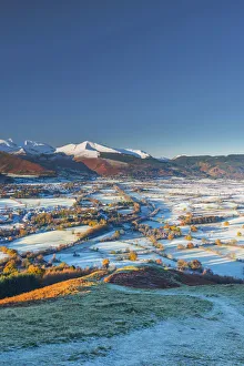 Images Dated 9th February 2017: UK, England, Cumbria, Lake District, footpath overlooking Keswick from Latrigg