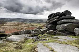 UK, England, Derbyshire, Peak District National Park, Higger Tor towards Hathersage
