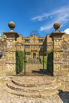 UK, England, Derbyshire, Peak District National Park, Derbyshire Dales, Eyam, Eyam Hall