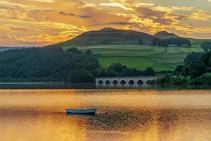 UK, England, Derbyshire, Peak District National Park, High Peak, Ladybower Reservoir