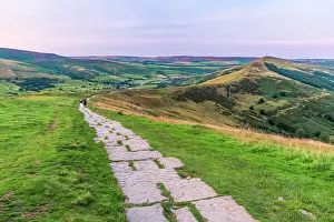 UK, England, Derbyshire, Peak District National Park, High Peak, Great Ridge from Mam Tor towards Back Tor and Lose Hill (Ward's Piece)