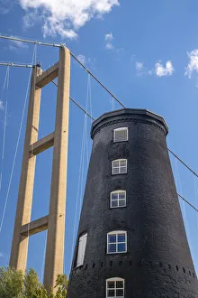 UK, England, East Yorkshire, Hull, Hessle, Humber Bridge over the Humber Estuary