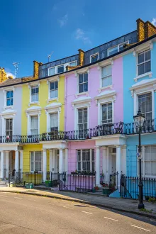 UK, England, London, Camden, Primrose Hill, Chalcot Crescent UK, England, London, Camden, Primrose Hill, Chalcot Crescent