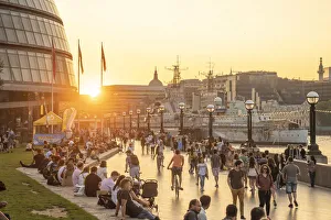 Images Dated 19th September 2019: UK, England, London, City Hall and HMS Belfast