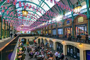 Images Dated 18th August 2022: UK, England, London, Covent Garden