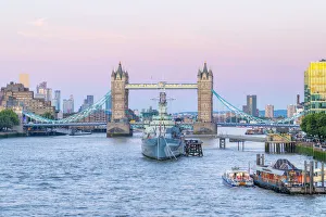 UK, England, London, Tower Bridge and HMS Belfast