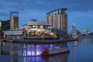 UK, England, Manchester, Salford, Salford Quays, Lowry theatre and footbridge