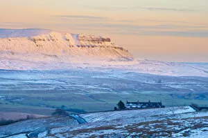 UK, England, North Yorkshire, Pen-y-Ghent mountain, one of the Yorkshire Three Peaks