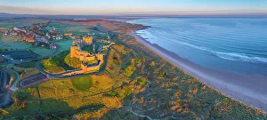 Northumbria Prints: UK, England, Northumberland, Bamburgh, Bamburgh Beach, Bamburgh Castle