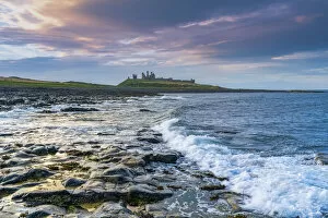 Images Dated 5th March 2020: UK, England, Northumberland, Dunstanburgh Castle