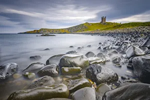 Images Dated 5th March 2020: UK, England, Northumberland, Dunstanburgh Castle, Lilburn Tower