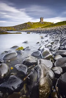 UK, England, Northumberland, Dunstanburgh Castle, Lilburn Tower