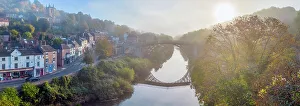 UK, England, Shropshire, Telford, Ironbridge Gorge, UNESCO World Heritage Site, Ironbridge, The Iron Bridge over River Severn