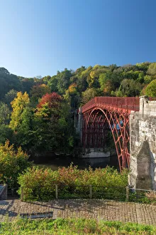 UK, England, Shropshire, Telford, Ironbridge Gorge, UNESCO World Heritage Site, Ironbridge, The Iron Bridge over River Severn